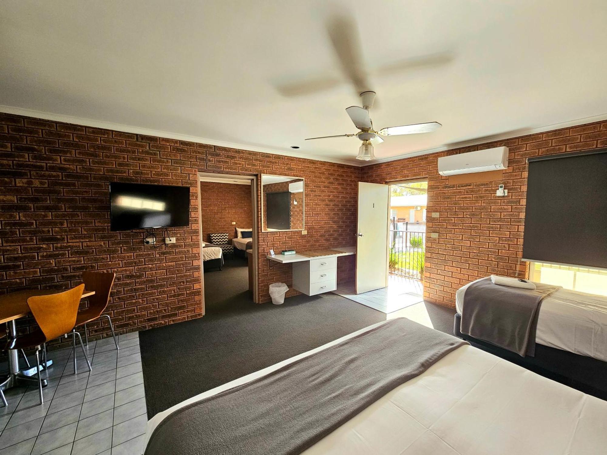 Bridge Motor Inn Tocumwal Exteriér fotografie
